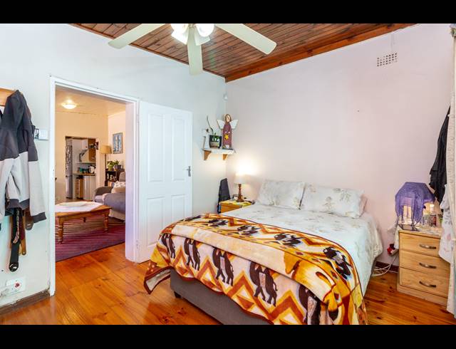 2 BEDROOM FREEHOLD FOR SALE IN KENILWORTH